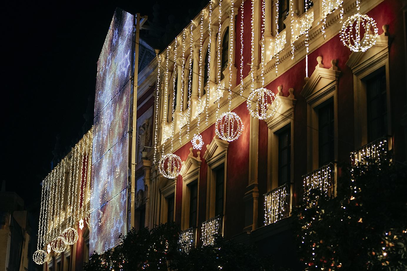 How to Choose the Perfect Decorative Christmas Lighting for Your Space 3 DSC2717